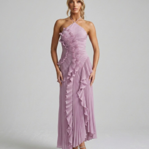 Adriana – Vestido Halter con Volantes y Plisados