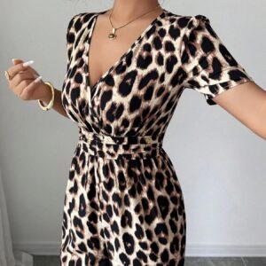 Mari - Mono con escote en V y estampado de leopardo, con cinturón de cintura y pliegues