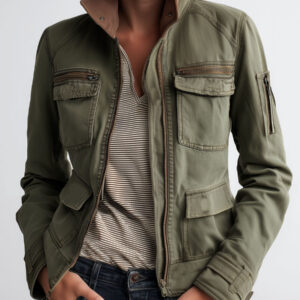 Kaelira – Chaqueta cargo para mujer en verde oliva con bolsillos utilitarios